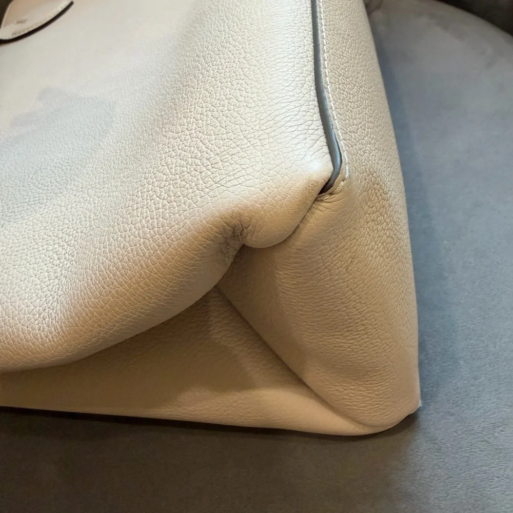 Louis Vuitton Lock Me Shopper Tote Work Bag Gold Cream - Picture 12 of 16